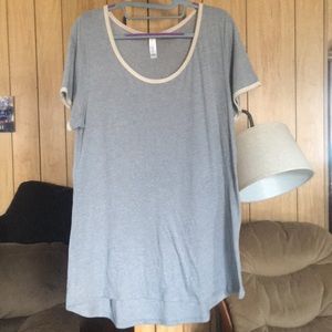 Lularoe classic tee
